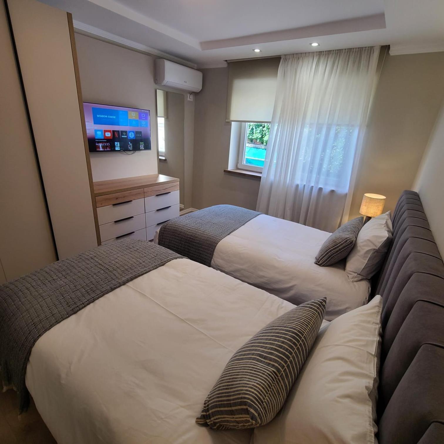 Appartement Tesa Apartment, Accommodates 4, Next To Center, With Ac And Wifi *