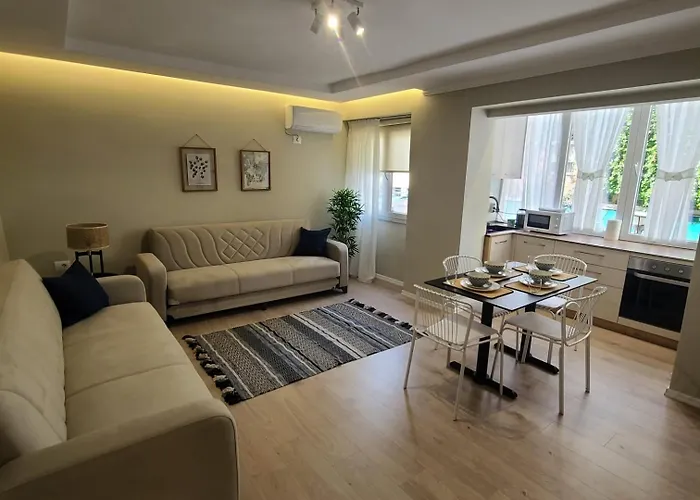 Tesa Apartment, Accommodates 4, Next To City Center, With Ac And Wifi