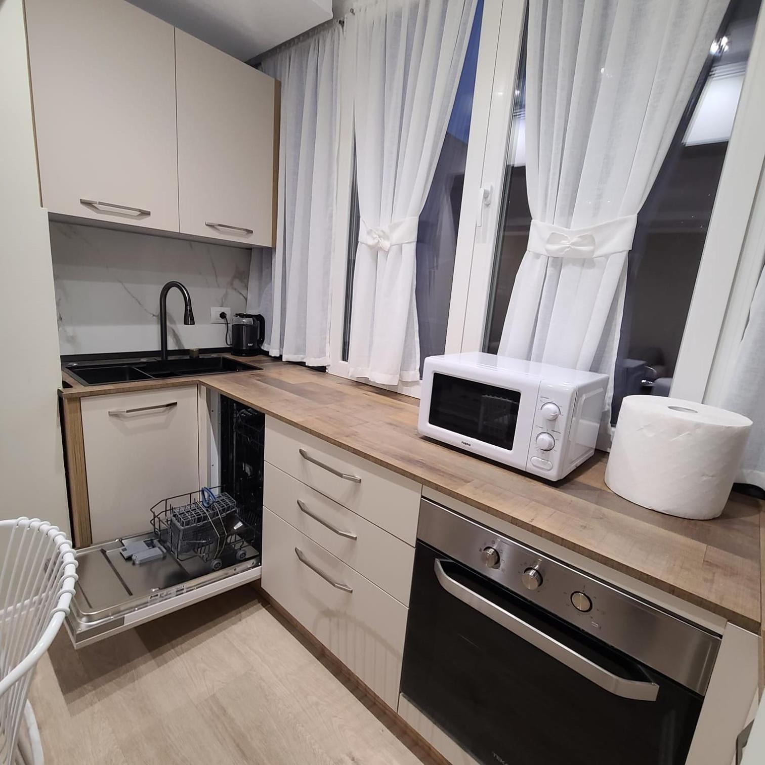Apartament Tesa Apartment, Accommodates 4, Next To Center, With Ac And Wifi