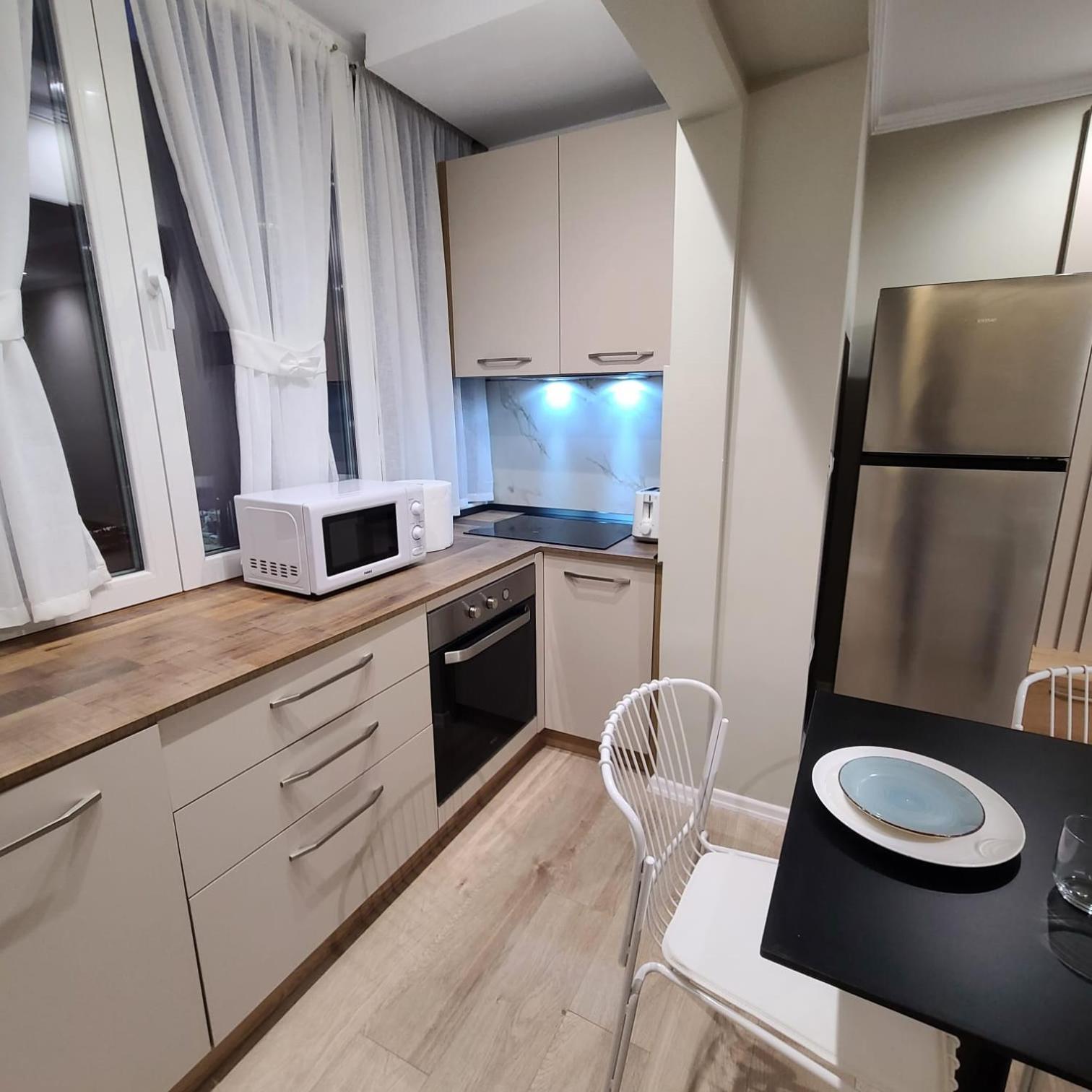 Tesa Apartment, Accommodates 4, Next To Center, With Ac And Wifi * Tirana
