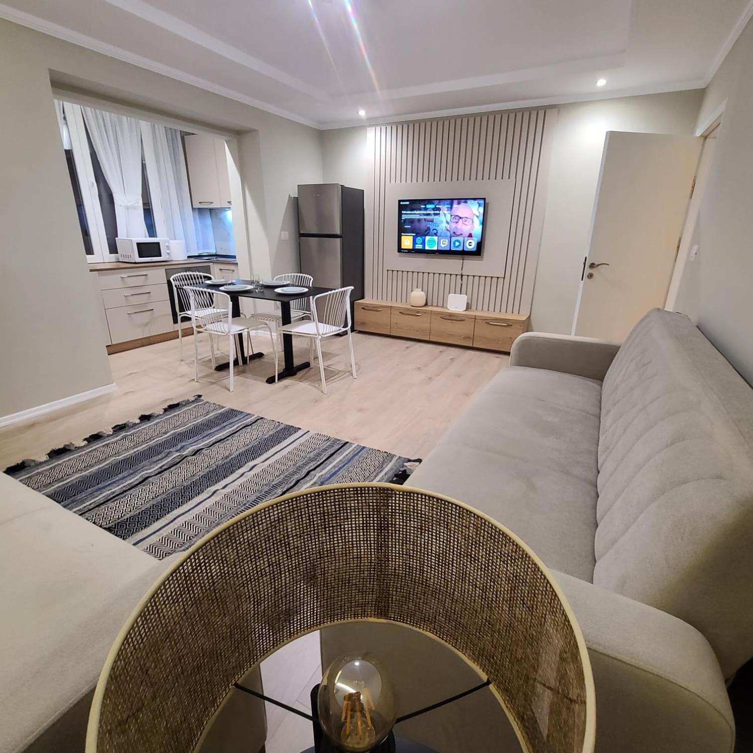 Tesa Apartment, Accommodates 4, Next To Center, With Ac And Wifi