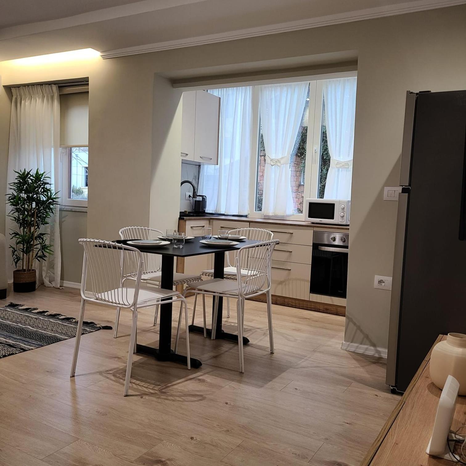 Tesa Apartment, Accommodates 4, Next To Center, With Ac And Wifi