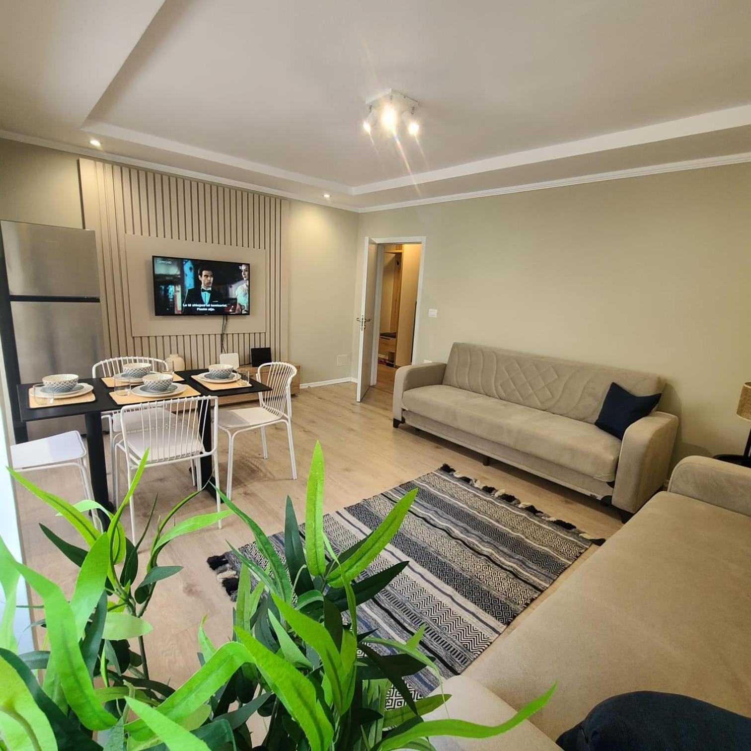 Tesa Apartment, Accommodates 4, Next To Center, With Ac And Wifi