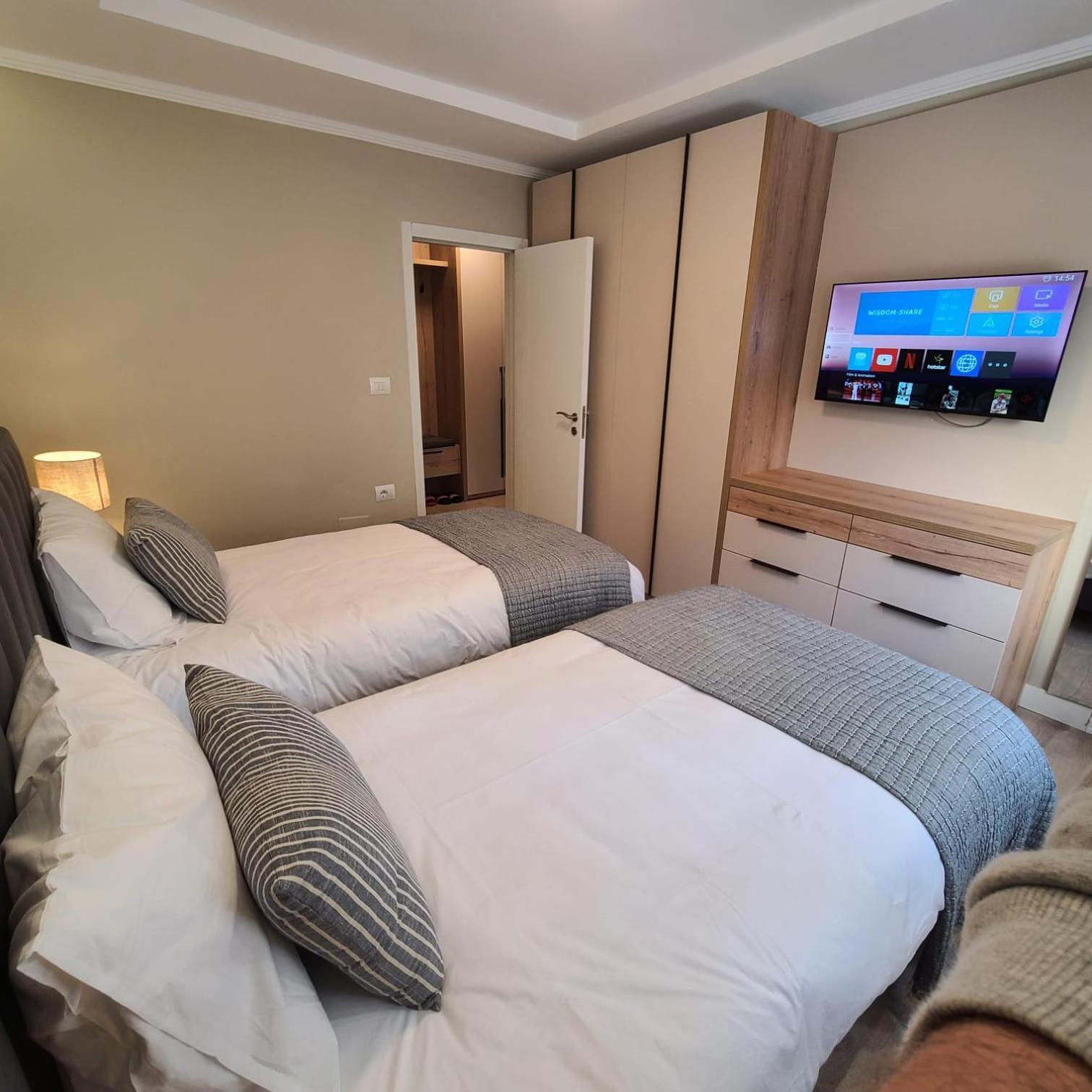 Tesa Apartment, Accommodates 4, Next To Center, With Ac And Wifi